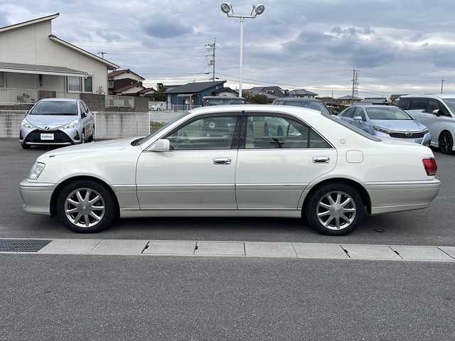 トヨタ クラウン ロイヤル ロイヤルサルーン プレミアム 香川県 2002(平14)年 9.9万km ホワイトパールクリスタルシャイン/シルバーマイカM 純正HDDナビ（CD，DVD）/パワーシート/オートライト/HIDヘッドライト/ミラーヒーター/トランクリッドオープナー/ETC