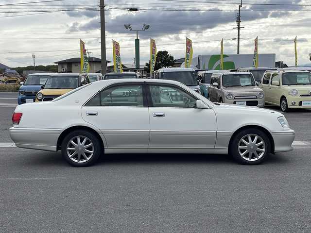 トヨタ クラウン ロイヤル ロイヤルサルーン プレミアム 香川県 2002(平14)年 9.9万km ホワイトパールクリスタルシャイン/シルバーマイカM 純正HDDナビ（CD，DVD）/パワーシート/オートライト/HIDヘッドライト/ミラーヒーター/トランクリッドオープナー/ETC