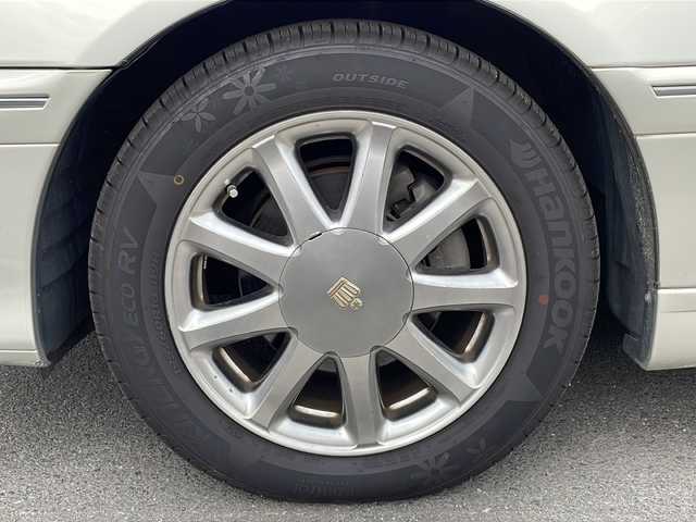 トヨタ クラウン ロイヤル ロイヤルサルーン プレミアム 香川県 2002(平14)年 9.9万km ホワイトパールクリスタルシャイン/シルバーマイカM 純正HDDナビ（CD，DVD）/パワーシート/オートライト/HIDヘッドライト/ミラーヒーター/トランクリッドオープナー/ETC