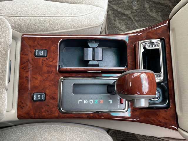 トヨタ クラウン ロイヤル ロイヤルサルーン プレミアム 香川県 2002(平14)年 9.9万km ホワイトパールクリスタルシャイン/シルバーマイカM 純正HDDナビ（CD，DVD）/パワーシート/オートライト/HIDヘッドライト/ミラーヒーター/トランクリッドオープナー/ETC