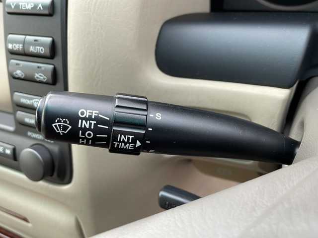 トヨタ クラウン ロイヤル ロイヤルサルーン プレミアム 香川県 2002(平14)年 9.9万km ホワイトパールクリスタルシャイン/シルバーマイカM 純正HDDナビ（CD，DVD）/パワーシート/オートライト/HIDヘッドライト/ミラーヒーター/トランクリッドオープナー/ETC