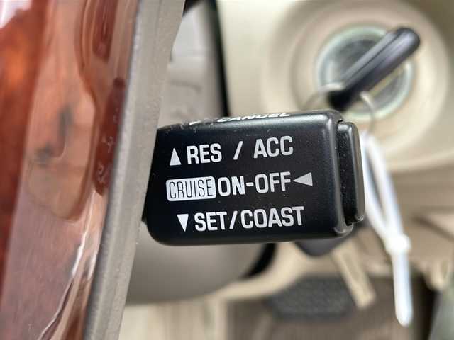 トヨタ クラウン ロイヤル ロイヤルサルーン プレミアム 香川県 2002(平14)年 9.9万km ホワイトパールクリスタルシャイン/シルバーマイカM 純正HDDナビ（CD，DVD）/パワーシート/オートライト/HIDヘッドライト/ミラーヒーター/トランクリッドオープナー/ETC