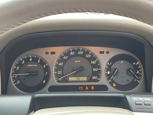 トヨタ クラウン ロイヤル ロイヤルサルーン プレミアム 香川県 2002(平14)年 9.9万km ホワイトパールクリスタルシャイン/シルバーマイカM 純正HDDナビ（CD，DVD）/パワーシート/オートライト/HIDヘッドライト/ミラーヒーター/トランクリッドオープナー/ETC