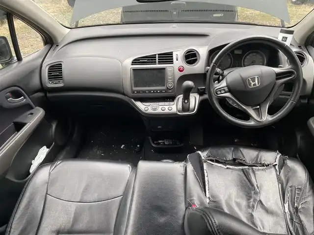 ホンダ ストリーム RSZ 新潟県 2006(平18)年 15.5万km ナイトホークブラックパール HDDナビ/社外ホイールスタッドレスタイヤ/ドアバイザー/ETC/純正フロアマット/アルパインフリップダウンモニター/ハンズフリー/ステアリングスイッチ