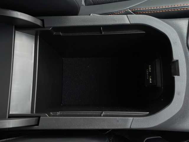 トヨタ ＲＡＶ４ アドベンチャー 岩手県 2021(令3)年 3.4万km アティチュードブラックマイカ 純正ディスプレイオーディオ(ラジオ/BT/USB/Miracast)/バックカメラ/プリクラッシュセーフティ/レーントレーシングアシスト/レーダークルーズコントロール/オートマチックハイビーム/ブラインドスポットモニター/リアクロストラフィックアラート/コーナーセンサー/前席シートヒーター/ベンチレーション/D席パワーシート/ステアリングヒーター/横滑り防止機能/レザーシート(合皮)/LEDヘッドライト/フォグランプ/ビルトインETC/スマートキー/ステアリングスイッチ/純正19inアルミホイール/純正フロアマット/電動格納ミラー/ウィンカーミラー/取説＆保証書