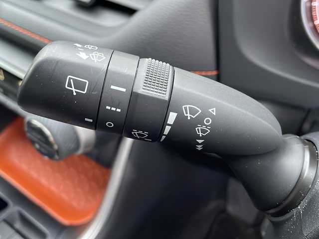 トヨタ ＲＡＶ４ アドベンチャー 岩手県 2021(令3)年 3.4万km アティチュードブラックマイカ 純正ディスプレイオーディオ(ラジオ/BT/USB/Miracast)/バックカメラ/プリクラッシュセーフティ/レーントレーシングアシスト/レーダークルーズコントロール/オートマチックハイビーム/ブラインドスポットモニター/リアクロストラフィックアラート/コーナーセンサー/前席シートヒーター/ベンチレーション/D席パワーシート/ステアリングヒーター/横滑り防止機能/レザーシート(合皮)/LEDヘッドライト/フォグランプ/ビルトインETC/スマートキー/ステアリングスイッチ/純正19inアルミホイール/純正フロアマット/電動格納ミラー/ウィンカーミラー/取説＆保証書