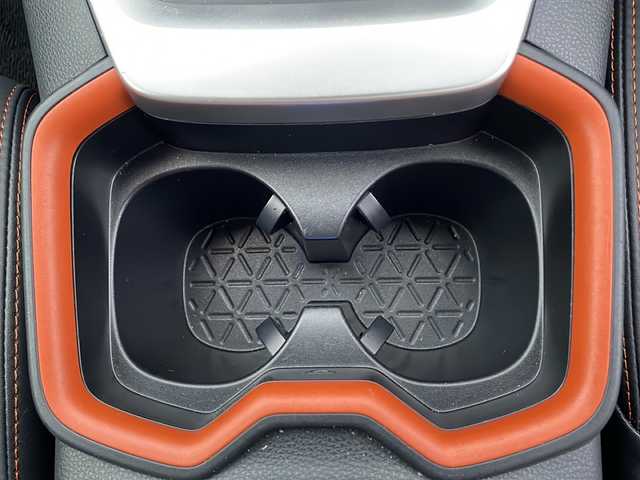 トヨタ ＲＡＶ４ アドベンチャー 岩手県 2021(令3)年 3.4万km アティチュードブラックマイカ 純正ディスプレイオーディオ(ラジオ/BT/USB/Miracast)/バックカメラ/プリクラッシュセーフティ/レーントレーシングアシスト/レーダークルーズコントロール/オートマチックハイビーム/ブラインドスポットモニター/リアクロストラフィックアラート/コーナーセンサー/前席シートヒーター/ベンチレーション/D席パワーシート/ステアリングヒーター/横滑り防止機能/レザーシート(合皮)/LEDヘッドライト/フォグランプ/ビルトインETC/スマートキー/ステアリングスイッチ/純正19inアルミホイール/純正フロアマット/電動格納ミラー/ウィンカーミラー/取説＆保証書