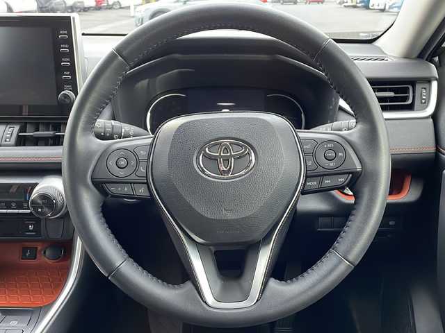 トヨタ ＲＡＶ４ アドベンチャー 岩手県 2021(令3)年 3.4万km アティチュードブラックマイカ 純正ディスプレイオーディオ(ラジオ/BT/USB/Miracast)/バックカメラ/プリクラッシュセーフティ/レーントレーシングアシスト/レーダークルーズコントロール/オートマチックハイビーム/ブラインドスポットモニター/リアクロストラフィックアラート/コーナーセンサー/前席シートヒーター/ベンチレーション/D席パワーシート/ステアリングヒーター/横滑り防止機能/レザーシート(合皮)/LEDヘッドライト/フォグランプ/ビルトインETC/スマートキー/ステアリングスイッチ/純正19inアルミホイール/純正フロアマット/電動格納ミラー/ウィンカーミラー/取説＆保証書