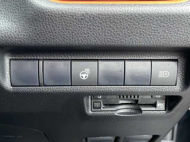 トヨタ ＲＡＶ４ アドベンチャー 岩手県 2021(令3)年 3.4万km アティチュードブラックマイカ 純正ディスプレイオーディオ(ラジオ/BT/USB/Miracast)/バックカメラ/プリクラッシュセーフティ/レーントレーシングアシスト/レーダークルーズコントロール/オートマチックハイビーム/ブラインドスポットモニター/リアクロストラフィックアラート/コーナーセンサー/前席シートヒーター/ベンチレーション/D席パワーシート/ステアリングヒーター/横滑り防止機能/レザーシート(合皮)/LEDヘッドライト/フォグランプ/ビルトインETC/スマートキー/ステアリングスイッチ/純正19inアルミホイール/純正フロアマット/電動格納ミラー/ウィンカーミラー/取説＆保証書