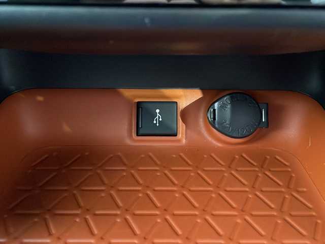 トヨタ ＲＡＶ４ アドベンチャー 岩手県 2021(令3)年 3.4万km アティチュードブラックマイカ 純正ディスプレイオーディオ(ラジオ/BT/USB/Miracast)/バックカメラ/プリクラッシュセーフティ/レーントレーシングアシスト/レーダークルーズコントロール/オートマチックハイビーム/ブラインドスポットモニター/リアクロストラフィックアラート/コーナーセンサー/前席シートヒーター/ベンチレーション/D席パワーシート/ステアリングヒーター/横滑り防止機能/レザーシート(合皮)/LEDヘッドライト/フォグランプ/ビルトインETC/スマートキー/ステアリングスイッチ/純正19inアルミホイール/純正フロアマット/電動格納ミラー/ウィンカーミラー/取説＆保証書