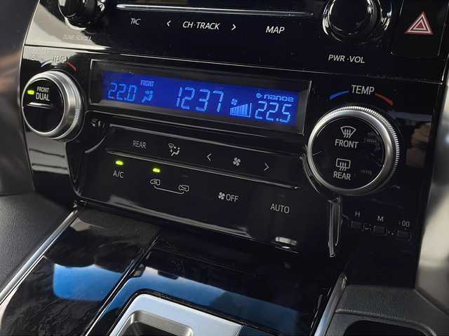 トヨタ ヴェルファイア Z ゴールデンアイズ 宮城県 2020(令2)年 6.3万km ブラック トヨタセーフティセンス/・プリクラッシュセーフティ/・レーントレーシングアシスト/・レーダークルーズコントロール/・オートハイビーム/・ブラインドスポットモニター/・リアクロストラフィックアラート/・クリアランスソナー/純正フリップダウンモニター/デジタルインナーミラー/純正10インチディスプレイオーディオ/・CD.DVDキッド付き/・USB.BT.Miracast/フルセグTV/バックモニター/両側パワースライドドア/電動リアゲート/ハーフレザーシート/AC100V充電/LEDヘッドライト/LEDフォグランプ/ビルトインETC/横滑り防止装置/ウッドコンビステアリングホイール/ステアリングスイッチ/プッシュスタート/スマートキー/純正18インチアルミホイール/純正フロアマット