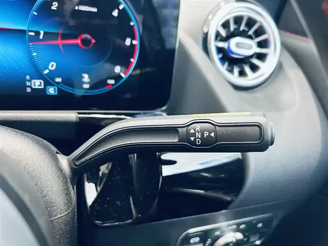 メルセデス・ベンツ ＧＬＡ２００ｄ 4マチック AMGライン 大阪府 2021(令3)年 2.9万km ポーラホワイト レーダーセーフティ/ハーフレザー/メモリ付きパワーシート/シートヒーター/純正ナビ/TV/360度カメラ/純正19インチAW/LEDヘッドライト/アンビエントライト/電動リアゲート/ACC/ブラインドスポット/ワイヤレス充電