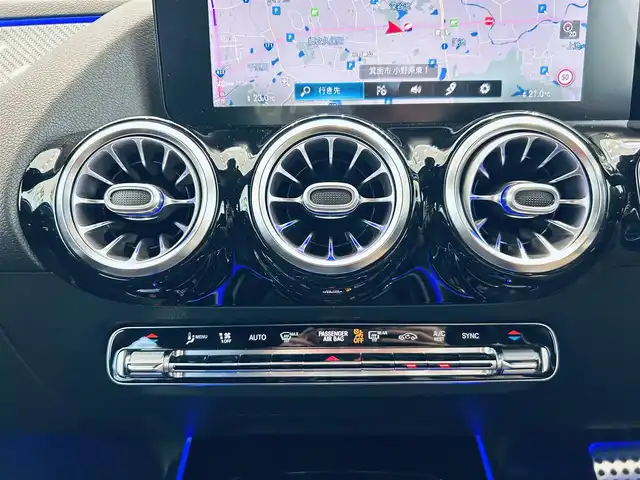 メルセデス・ベンツ ＧＬＡ２００ｄ 4マチック AMGライン 大阪府 2021(令3)年 2.9万km ポーラホワイト レーダーセーフティ/ハーフレザー/メモリ付きパワーシート/シートヒーター/純正ナビ/TV/360度カメラ/純正19インチAW/LEDヘッドライト/アンビエントライト/電動リアゲート/ACC/ブラインドスポット/ワイヤレス充電