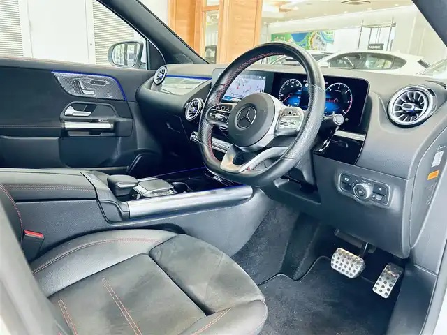 メルセデス・ベンツ ＧＬＡ２００ｄ 4マチック AMGライン 大阪府 2021(令3)年 2.9万km ポーラホワイト レーダーセーフティ/ハーフレザー/メモリ付きパワーシート/シートヒーター/純正ナビ/TV/360度カメラ/純正19インチAW/LEDヘッドライト/アンビエントライト/電動リアゲート/ACC/ブラインドスポット/ワイヤレス充電