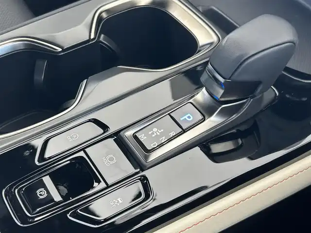 レクサス ＮＸ 250 バージョンL 兵庫県 2023(令5)年 1.5万km ソニッククォーツ 外部検査実施済み/・ワンオーナー/・内装ブラック&リッチクリーム/・OP パノラミックビューモニター（床下透過表示）/・OP 緊急時操舵支援/FCTA/LCA/・OP 別体型ディスクプレイヤー（CD/DVD）/・14インチディスプレイオーディオ（コネクティッドナビ）Plus/・地デジ/BT/USB/Miracast/・ステアリングリモコン/・ヘッドアップディスプレイ/・パドルシフト/・ドライブレコーダー（前方）/・パワーバックドア/・本革シート（ヒーター/ベンチレーション/電動）/・2列目シートヒーター/・ステアリングヒーター/・3眼式フルLEDヘッドランプ/・LEDフォグランプ/・純正20インチAW/・クリアランスソナー/・1か月/6か月/R6/R7年レクサスディーラー記録簿/・スマートキー2個/カードキー有/・PCS/LDA/PKSB/SEA//BSM/RCTA/RCD/RSA/AHS//レーダークルーズコントロール