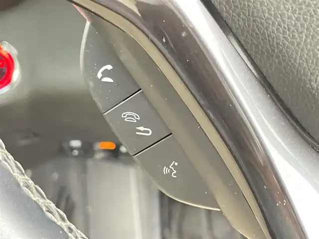 ホンダ ヴェゼル ハイブリッド RS ホンダセンシング 千葉県 2019(平31)年 3.2万km クリスタルブラックパール ホンダ センシング（安全運転支援システム）/・衝突軽減ブレーキ/・誤発進抑制機能/・歩行者事故低減ステアリング/・路外逸脱抑制機能/・アダプティブクルーズコントロール/・車線維持支援システム/・先行車発進お知らせ機能/・標識認識機能/純正7インチメモリーナビ/・フルセグTV/・Bluetooth接続/・CD/DVD再生可能/・バックカメラ/ハーフレザーシート/シートヒーター/前後コーナーセンサー/LEDライト/スマートキー/ビルトインETC