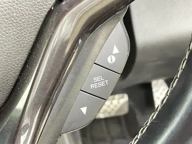 ホンダ ヴェゼル ハイブリッド RS ホンダセンシング 千葉県 2019(平31)年 3.2万km クリスタルブラックパール ホンダ センシング（安全運転支援システム）/・衝突軽減ブレーキ/・誤発進抑制機能/・歩行者事故低減ステアリング/・路外逸脱抑制機能/・アダプティブクルーズコントロール/・車線維持支援システム/・先行車発進お知らせ機能/・標識認識機能/純正7インチメモリーナビ/・フルセグTV/・Bluetooth接続/・CD/DVD再生可能/・バックカメラ/ハーフレザーシート/シートヒーター/前後コーナーセンサー/LEDライト/スマートキー/ビルトインETC