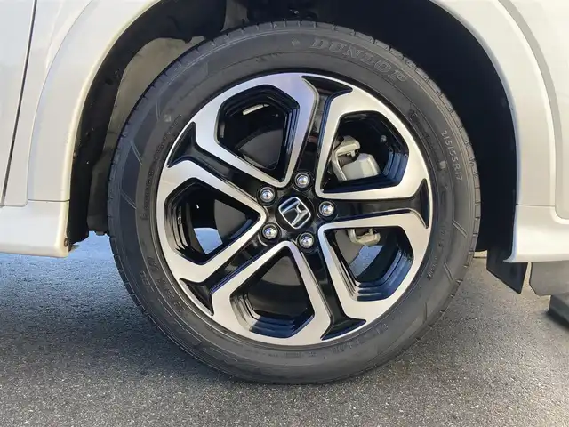 ホンダ ヴェゼル ハイブリッド Z ホンダセンシング 静岡県 2020(令2)年 6.3万km プラチナホワイトパール HondaSENSING/純正メモリーナビ(VXM-204VFi)/　AM FM CD DVD Bluetooth USB SD/フルセグTV/ビルトインETC/LEDオートヘッドランプ/レーダークルーズコントロール/ハーフレザーシート/シートヒーター(前席)/純正17インチアルミホイール/スマートキー2本/パドルシフト/パーキングアシスト/ワンオーナー/バックモニター