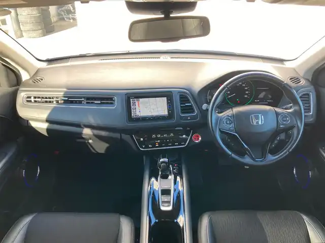 ホンダ ヴェゼル ハイブリッド Z ホンダセンシング 静岡県 2020(令2)年 6.3万km プラチナホワイトパール HondaSENSING/純正メモリーナビ(VXM-204VFi)/　AM FM CD DVD Bluetooth USB SD/フルセグTV/ビルトインETC/LEDオートヘッドランプ/レーダークルーズコントロール/ハーフレザーシート/シートヒーター(前席)/純正17インチアルミホイール/スマートキー2本/パドルシフト/パーキングアシスト/ワンオーナー/バックモニター