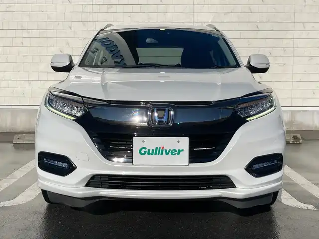 ホンダ ヴェゼル ハイブリッド Z ホンダセンシング 静岡県 2020(令2)年 6.3万km プラチナホワイトパール HondaSENSING/純正メモリーナビ(VXM-204VFi)/　AM FM CD DVD Bluetooth USB SD/フルセグTV/ビルトインETC/LEDオートヘッドランプ/レーダークルーズコントロール/ハーフレザーシート/シートヒーター(前席)/純正17インチアルミホイール/スマートキー2本/パドルシフト/パーキングアシスト/ワンオーナー/バックモニター