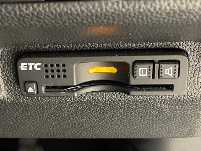 ホンダ フリード＋ ハイブリット EX 宮城県 2017(平29)年 10.4万km クリスタルブラックパール ホンダセンシング/・衝突軽減システム/・レーンキープアシスト/・CMBS/・ACC/・先行車発進お知らせ/・路外逸脱抑制機能/・標識認識機能/・車線逸脱警報装置/社外ナビ/・バックカメラ/・ETC/・Bluetooth/・CD/DVD/アイドリングストップ/革巻きステアリング/・ステアリングスイッチ/プッシュスタート/・スマートキー/純正アルミホイール/純正フロアマット/LEDヘッドライト/・フォグランプ/・オートライト