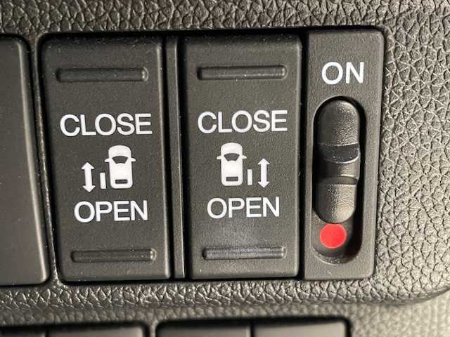 ホンダ フリード＋ ハイブリット EX 宮城県 2017(平29)年 10.4万km クリスタルブラックパール ホンダセンシング/・衝突軽減システム/・レーンキープアシスト/・CMBS/・ACC/・先行車発進お知らせ/・路外逸脱抑制機能/・標識認識機能/・車線逸脱警報装置/社外ナビ/・バックカメラ/・ETC/・Bluetooth/・CD/DVD/アイドリングストップ/革巻きステアリング/・ステアリングスイッチ/プッシュスタート/・スマートキー/純正アルミホイール/純正フロアマット/LEDヘッドライト/・フォグランプ/・オートライト