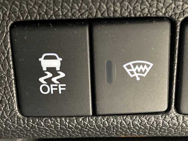 ホンダ フリード＋ ハイブリット EX 宮城県 2017(平29)年 10.4万km クリスタルブラックパール ホンダセンシング/・衝突軽減システム/・レーンキープアシスト/・CMBS/・ACC/・先行車発進お知らせ/・路外逸脱抑制機能/・標識認識機能/・車線逸脱警報装置/社外ナビ/・バックカメラ/・ETC/・Bluetooth/・CD/DVD/アイドリングストップ/革巻きステアリング/・ステアリングスイッチ/プッシュスタート/・スマートキー/純正アルミホイール/純正フロアマット/LEDヘッドライト/・フォグランプ/・オートライト