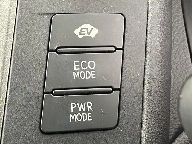 レクサス ＨＳ 250h 群馬県 2011(平23)年 6.3万km ホワイトパールクリスタルシャイン ワイドビューフロントモニター/クリアランスソナー/＝＝＝＝＝/純正ナビ/・AM/FM/TV/CD/DVD/USB/AUX/=====/純正ナビ　バックカメラ　フロントカメラ　前席パワーシート　プッシュスタート　スマートキー　純正ビルトインＥＴＣ　クルーズコントロール　革巻きステアリング　ステアリングスイッチ　クリアランスソナー　禁煙