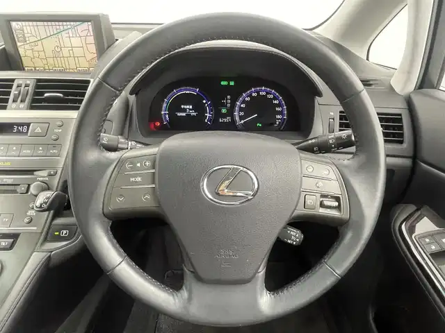 レクサス ＨＳ 250h 群馬県 2011(平23)年 6.3万km ホワイトパールクリスタルシャイン ワイドビューフロントモニター/クリアランスソナー/＝＝＝＝＝/純正ナビ/・AM/FM/TV/CD/DVD/USB/AUX/=====/純正ナビ　バックカメラ　フロントカメラ　前席パワーシート　プッシュスタート　スマートキー　純正ビルトインＥＴＣ　クルーズコントロール　革巻きステアリング　ステアリングスイッチ　クリアランスソナー　禁煙