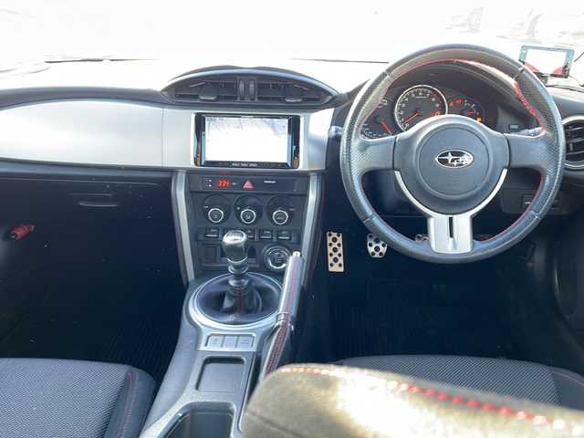 スバル ＢＲＺ S 徳島県 2013(平25)年 11.6万km クリスタルブラックシリカ 社外SDナビ/（DISC/SD/BT/USB/AUX/iPod/ラジオ/フルセグ）/バックカメラ/純正17AW/キセノンヘッドライト/フォグライト/前後ドライブレコーダー/電動格納ミラー/スペアキー/純正フロアマット/取扱説明書/オートライト/プッシュスタート