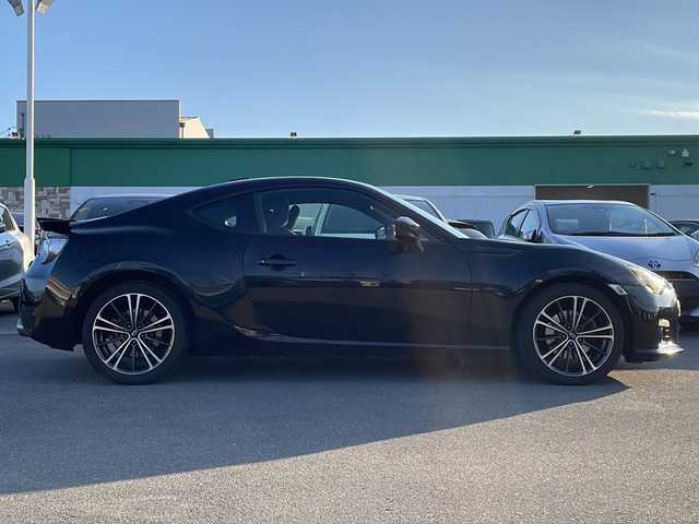 スバル ＢＲＺ S 徳島県 2013(平25)年 11.6万km クリスタルブラックシリカ 社外SDナビ/（DISC/SD/BT/USB/AUX/iPod/ラジオ/フルセグ）/バックカメラ/純正17AW/キセノンヘッドライト/フォグライト/前後ドライブレコーダー/電動格納ミラー/スペアキー/純正フロアマット/取扱説明書/オートライト/プッシュスタート