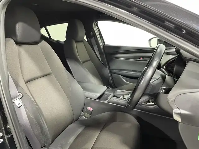 マツダ マツダ３ファストバック 15S ツーリング 大阪府 2019(令1)年 4.7万km ジェットブラックマイカ 純正ナビＴＶ　レーダークルコン　バックカメラ　ＥＴＣ　クリアランスソナー　衝突軽減　ＢＳＭ　レーンアシスト　アイドリングストップ　スマートキー　ＨＵＤ　ＬＥＤヘッドライト　フルエアロ　プッシュスタート