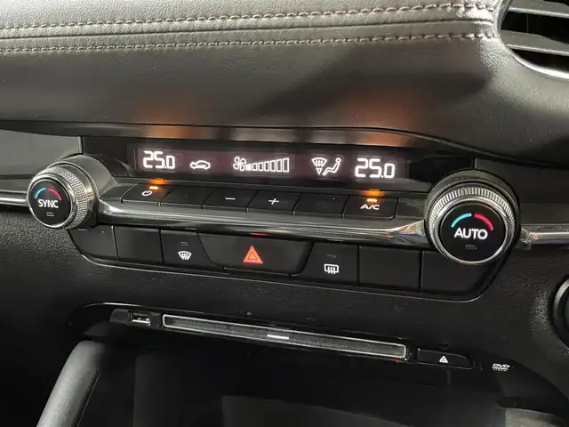 マツダ マツダ３ファストバック 15S ツーリング 大阪府 2019(令1)年 4.7万km ジェットブラックマイカ 純正ナビＴＶ　レーダークルコン　バックカメラ　ＥＴＣ　クリアランスソナー　衝突軽減　ＢＳＭ　レーンアシスト　アイドリングストップ　スマートキー　ＨＵＤ　ＬＥＤヘッドライト　フルエアロ　プッシュスタート