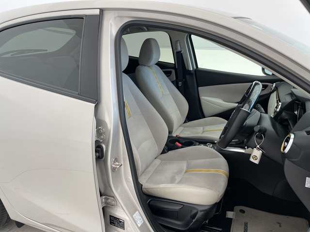 マツダ マツダ２ 15S サンリットシトラス 愛知県 2021(令3)年 1.5万km プラチナクォーツメタリック 純正ナビ　/全方位カメラ　/レーダークルーズ　/シートヒーター　/ＨＵＤ　/コーナーセンサー　/純正ＡＷ　/ＥＴＣ　/ＢＳＭ　/ＬＥＤヘッドライト　/レーンキープ　/ドラレコ　/ＥＴＣ　/ステアリングスイッチ　/プッシュスタート