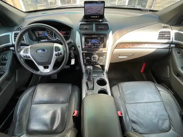 フォード エクスプローラー LTD 福島県 2014(平26)年 4.9万km 黒 ・カロッツェリアHDDナビ/・レザーシート/・サンルーフ/・ルーフレール/・ハイペリオン20インチアルミ/・グリップMAX/・シートメモリー/・パワーシート/・ヒッチメンバー/・シートヒーター/・バックカメラ