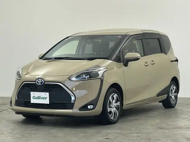 トヨタ シエンタ ハイブリッド G クエロ 群馬県 2020(令2)年 3万km ベージュ 純正ナビ　純正フリップダウンモニター　バックカメラ　両側パワースライドドア　衝突軽減　クルーズコントロール　ＥＴＣ　クリアランスソナー　プッシュスタート　スマートキー　ＬＥＤ　禁煙車