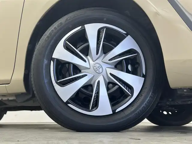 トヨタ シエンタ ハイブリッド G クエロ 群馬県 2020(令2)年 3万km ベージュ 純正ナビ　純正フリップダウンモニター　バックカメラ　両側パワースライドドア　衝突軽減　クルーズコントロール　ＥＴＣ　クリアランスソナー　プッシュスタート　スマートキー　ＬＥＤ　禁煙車