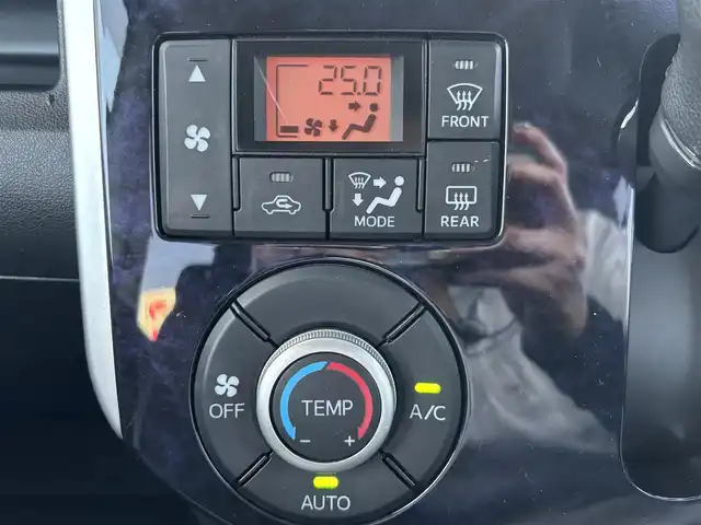 ダイハツ タント カスタム RS トップED SA Ⅲ 宮城県 2017(平29)年 5.5万km パールホワイトⅢ 登録時走行距離54560ｋｍ/両側パワースライドドア/社外ナビ/・フルセグテレビ/・Bluetooth/・CD/DVD/・ＡＭ／ＦＭ/アイドリングストップ/衝突軽減ブレーキ/オートマチックハイビーム/オートライト/プッシュスタート/スマートキー/ドアバイザー/ウインカーミラー/ＬＥＤヘッドライト