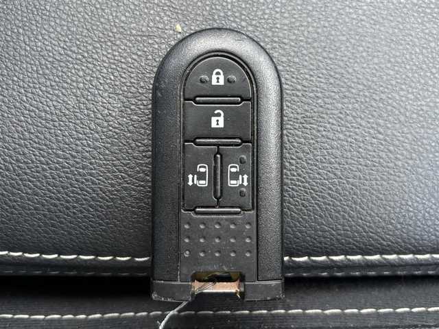 ダイハツ タント カスタム RS トップED SA Ⅲ 宮城県 2017(平29)年 5.5万km パールホワイトⅢ 登録時走行距離54560ｋｍ/両側パワースライドドア/社外ナビ/・フルセグテレビ/・Bluetooth/・CD/DVD/・ＡＭ／ＦＭ/アイドリングストップ/衝突軽減ブレーキ/オートマチックハイビーム/オートライト/プッシュスタート/スマートキー/ドアバイザー/ウインカーミラー/ＬＥＤヘッドライト