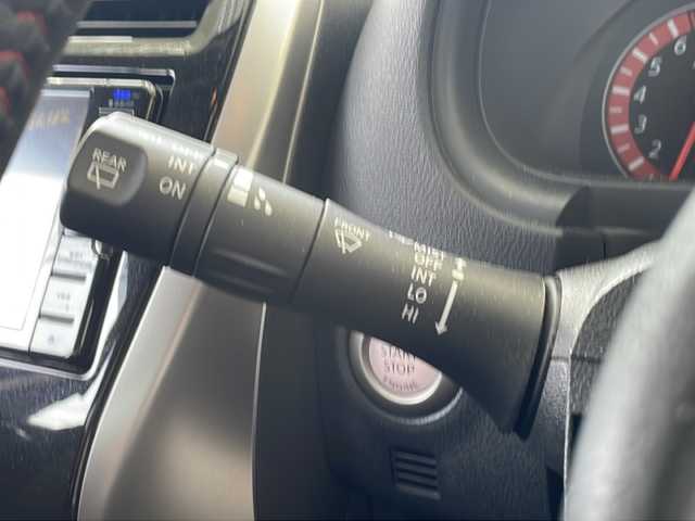 日産 マーチ ニスモS 高知県 2022(令4)年 1.3万km ブリリアントホワイトパール KENWOOD製ナビ/(Bluetooth/CD/SD/DVD/フルセグ)/ETC/バックカメラ/純正16インチアルミホイール/オートライト/ハロゲンヘッドライト/フォグランプ/純正サイドミラーカバー積込/プッシュスタート/スマートキー/スペアキー1本/スペアタイヤ/純正フロアマット/前後ドライブレコーダー/横滑り防止装置/オートリトラクタブルミラー