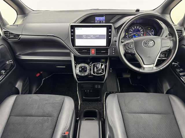 トヨタ ヴォクシー ハイブリッド ZS 煌Ⅲ 福岡県 2021(令3)年 7.1万km ホワイトパールクリスタルシャイン 純正１２．１型後席モニター　/純正１０型ナビ　/フルセグTV　/バックカメラ　/ビルトインＥＴＣ２．０　/前方ドライブレコーダー　/クルーズコントロール　/コーナーセンサー　/衝突被害軽減ブレーキ　/レーンキープ　/ＰＫＳＢ　/先行車発進お知らせ　/オートマチックハイビーム　/ハーフレザーシート　/シートヒーター　/両側電動スライドドア　/Wエアコン　/純正16インチアルミホイール