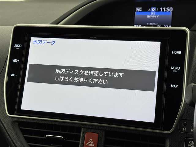 トヨタ ヴォクシー ハイブリッド ZS 煌Ⅲ 福岡県 2021(令3)年 7.1万km ホワイトパールクリスタルシャイン 純正１２．１型後席モニター　/純正１０型ナビ　/フルセグTV　/バックカメラ　/ビルトインＥＴＣ２．０　/前方ドライブレコーダー　/クルーズコントロール　/コーナーセンサー　/衝突被害軽減ブレーキ　/レーンキープ　/ＰＫＳＢ　/先行車発進お知らせ　/オートマチックハイビーム　/ハーフレザーシート　/シートヒーター　/両側電動スライドドア　/Wエアコン　/純正16インチアルミホイール