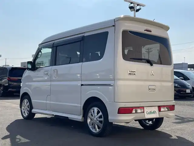 三菱 タウンボックス G スペシャル 東京都 2019(令1)年 2万km パールホワイト 社外ナビ/サイドステップ/フルセグTV/バックカメラ/ETC/スマートキー/両側電動スライドドア/衝突軽減ブレーキシステム/後退時ブレーキサポート/車線逸脱警報機能/運転席シートヒーター/純正ドアバイザー/純正フロアマット/夏タイヤ純正AWセット付き