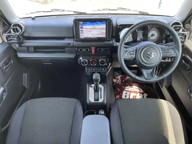 スズキ ジムニー シエラ JC 愛知県 2019(平31)年 2.1万km ジャングルグリーン 純正8インチナビ（CN-RZ846）/（Bluetooth/フルセグ/DISC/ラジオ）/バックカメラ/スズキセーフティサポート/純正フロアマット/LEDヘッドライト/クルーズコントロール/ETC/前方ドライブレコーダー/D/N席シートヒーター/電格ミラー/ドアバイザー/サイドミラーヒーター/スマートキー/プッシュスタート/スペアキー/背面タイヤ純正ハードカバー/フロントアンダーガード/サイドシルガード