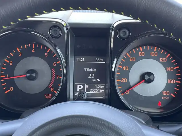 スズキ ジムニー シエラ JC 愛知県 2019(平31)年 2.1万km ジャングルグリーン 純正8インチナビ（CN-RZ846）/（Bluetooth/フルセグ/DISC/ラジオ）/バックカメラ/スズキセーフティサポート/純正フロアマット/LEDヘッドライト/クルーズコントロール/ETC/前方ドライブレコーダー/D/N席シートヒーター/電格ミラー/ドアバイザー/サイドミラーヒーター/スマートキー/プッシュスタート/スペアキー/背面タイヤ純正ハードカバー/フロントアンダーガード/サイドシルガード