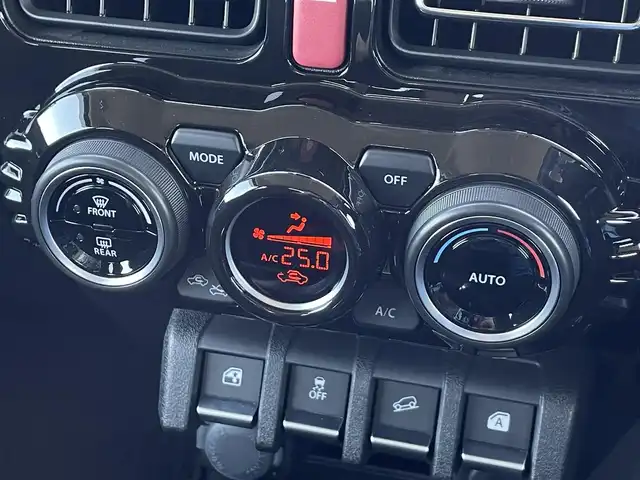 スズキ ジムニー シエラ JC 愛知県 2019(平31)年 2.1万km ジャングルグリーン 純正8インチナビ（CN-RZ846）/（Bluetooth/フルセグ/DISC/ラジオ）/バックカメラ/スズキセーフティサポート/純正フロアマット/LEDヘッドライト/クルーズコントロール/ETC/前方ドライブレコーダー/D/N席シートヒーター/電格ミラー/ドアバイザー/サイドミラーヒーター/スマートキー/プッシュスタート/スペアキー/背面タイヤ純正ハードカバー/フロントアンダーガード/サイドシルガード