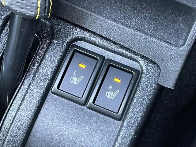 スズキ ジムニー シエラ JC 愛知県 2019(平31)年 2.1万km ジャングルグリーン 純正8インチナビ（CN-RZ846）/（Bluetooth/フルセグ/DISC/ラジオ）/バックカメラ/スズキセーフティサポート/純正フロアマット/LEDヘッドライト/クルーズコントロール/ETC/前方ドライブレコーダー/D/N席シートヒーター/電格ミラー/ドアバイザー/サイドミラーヒーター/スマートキー/プッシュスタート/スペアキー/背面タイヤ純正ハードカバー/フロントアンダーガード/サイドシルガード