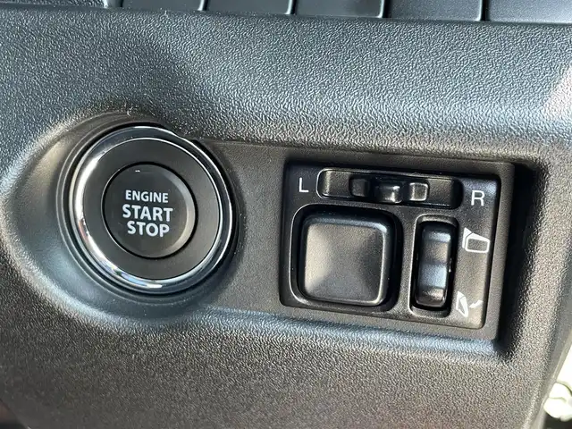 スズキ ジムニー シエラ JC 愛知県 2019(平31)年 2.1万km ジャングルグリーン 純正8インチナビ（CN-RZ846）/（Bluetooth/フルセグ/DISC/ラジオ）/バックカメラ/スズキセーフティサポート/純正フロアマット/LEDヘッドライト/クルーズコントロール/ETC/前方ドライブレコーダー/D/N席シートヒーター/電格ミラー/ドアバイザー/サイドミラーヒーター/スマートキー/プッシュスタート/スペアキー/背面タイヤ純正ハードカバー/フロントアンダーガード/サイドシルガード