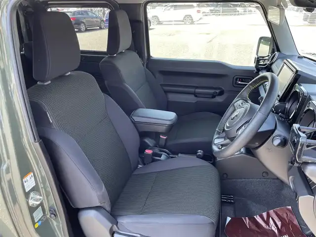 スズキ ジムニー シエラ JC 愛知県 2019(平31)年 2.1万km ジャングルグリーン 純正8インチナビ（CN-RZ846）/（Bluetooth/フルセグ/DISC/ラジオ）/バックカメラ/スズキセーフティサポート/純正フロアマット/LEDヘッドライト/クルーズコントロール/ETC/前方ドライブレコーダー/D/N席シートヒーター/電格ミラー/ドアバイザー/サイドミラーヒーター/スマートキー/プッシュスタート/スペアキー/背面タイヤ純正ハードカバー/フロントアンダーガード/サイドシルガード