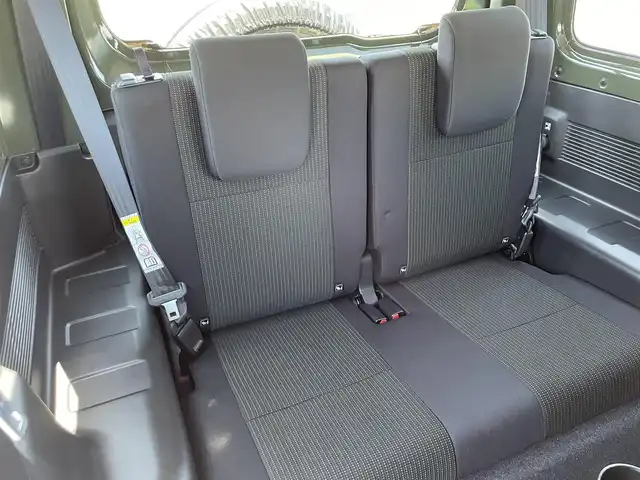 スズキ ジムニー シエラ JC 愛知県 2019(平31)年 2.1万km ジャングルグリーン 純正8インチナビ（CN-RZ846）/（Bluetooth/フルセグ/DISC/ラジオ）/バックカメラ/スズキセーフティサポート/純正フロアマット/LEDヘッドライト/クルーズコントロール/ETC/前方ドライブレコーダー/D/N席シートヒーター/電格ミラー/ドアバイザー/サイドミラーヒーター/スマートキー/プッシュスタート/スペアキー/背面タイヤ純正ハードカバー/フロントアンダーガード/サイドシルガード